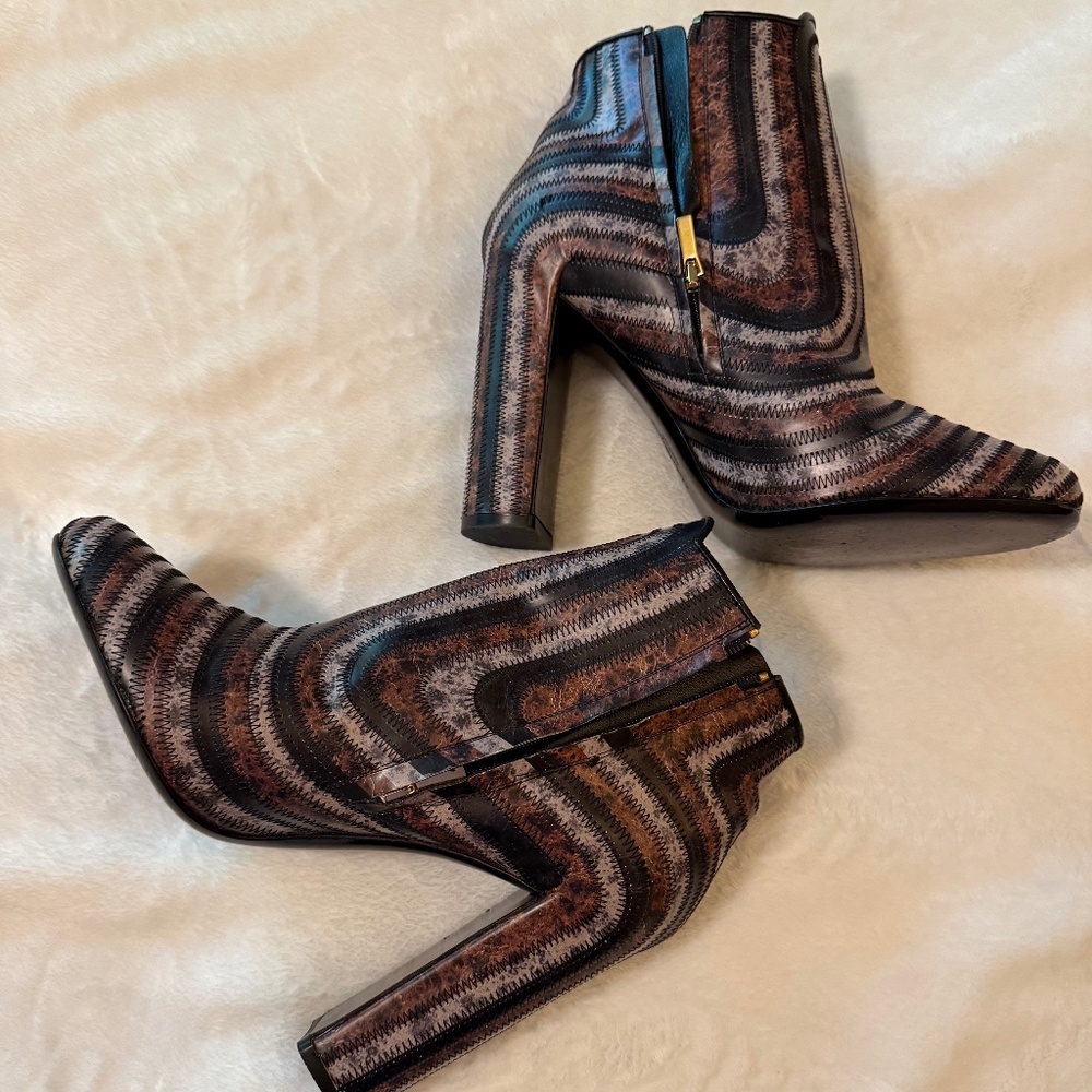 *STUNNING * Ferragamo Ankle Boots